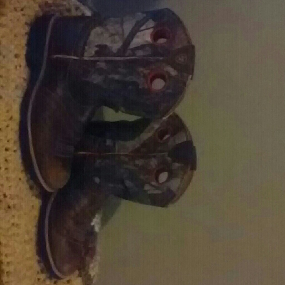 Kids Pink Camo Boot size 1